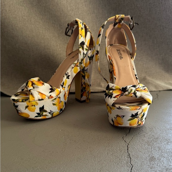 Just Fab Lemon 🍋 Platform Heels - Picture 1 of 5
